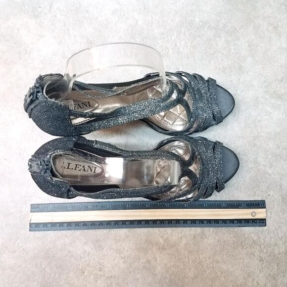 Alfani Womens Tacy Size 8 Glittery Silver Peep Toe T-Strap Platform Heels - Picture 7 of 10